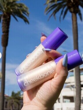 NIB Cheekbone Illuminating Primer Gel- Golden Light
